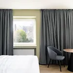 Numa Aparthotel 4*