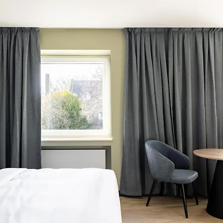 Numa Aparthotel 4*